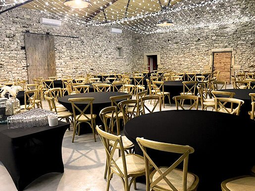 Grande salle de réception pour séminaire en Provence